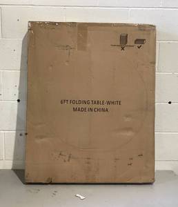 lot 492 image: 6 Folding Table White