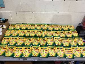 lot 186 image: LOT OF 52 Crayola Markers 10 PCS