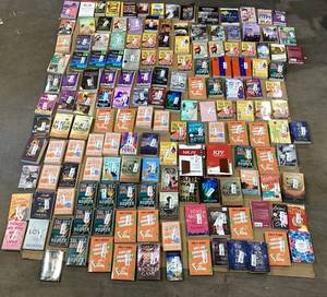 lot 563 image: Huge Lot of Miscellaneous Books, Spanish and English