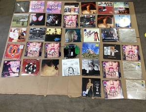 lot 568 image: LOT OF Miscellaneous Vinyl Records