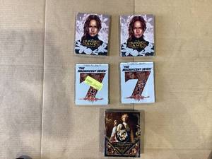 lot 577 image: LOT OF  5 Miscellaneous Dvds