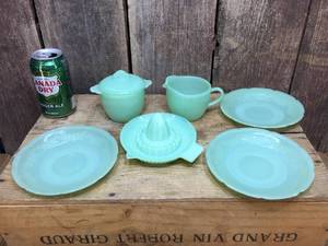 lot 139 image: Group Green Jadeite - Fireking