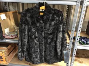 lot 144 image: Vintage Somerset Furs Womens Black Mink Coat - Like NWT
