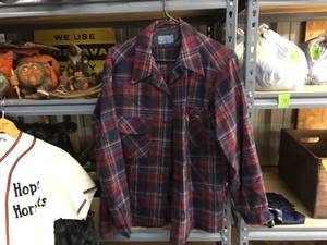 lot 146 image: Pendleton Mens Pure Virgin Wool Shirt - L