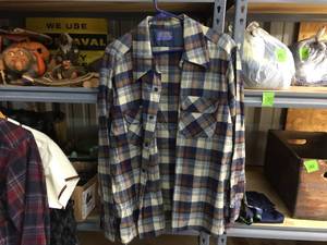 lot 147 image: Pendleton Mens Pure Virgin Wool Shirt - XL