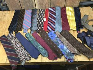 lot 152 image: Vintage Mens Ties - Silk - Italian