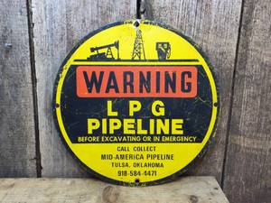 lot 153 image: Vintage Warning LPG Pipeline - Round Metal Sign