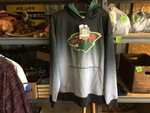 lot 166 image: Sporty MN Wild Old Time Hockey Mens L Hoody