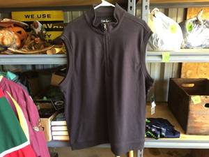 lot 169 image: Mens Walter Hagen XL Sport Vest - Like New with Tags