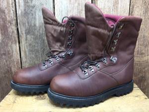 lot 173 image: Like New Cabelas Mens Leather Boots - Nice