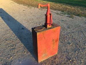 lot 184 image: Vintage Standard Oil Lubester - Pump
