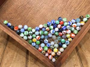 lot 189 image: Vintage Marble Group