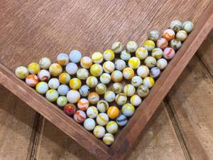 lot 191 image: Vintage Marble Group