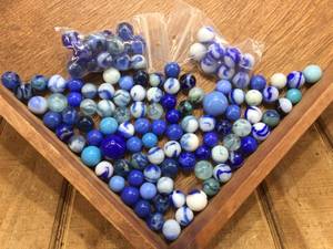 lot 192 image: Vintage Marble Group