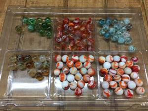 lot 195 image: Vintage Marbles in Tray