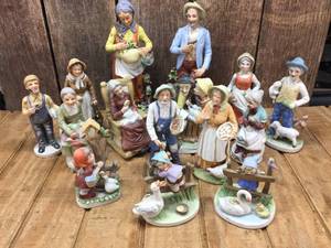 lot 197 image: Vintage Group PorcelainCeramic Human Figurines
