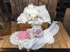 lot 201 image: Vintage Lace - Doilies