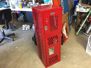 lot 214 image: Republic Storage Systems #1 Metal Locker Unit