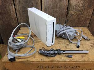 lot 233 image: Vintage Nintendo Wii RVL-001 - White