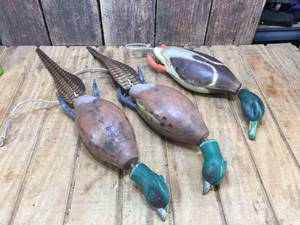 lot 256 image: Vintage Pheasant - Duck Dokken Dead Fowl Trainer Throw Decoys