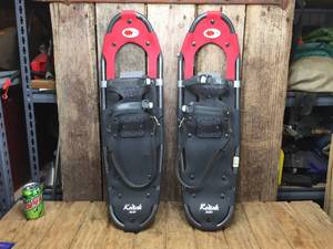 lot 259 image: Pair Field-N-Forest Kodiak 9x30 Snowshoes