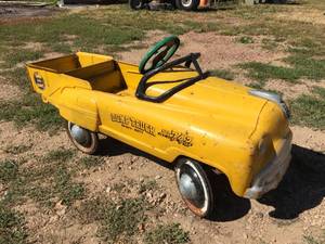 lot 102 image: Vintage Murray No. 742 Dump Truck Pedal Car