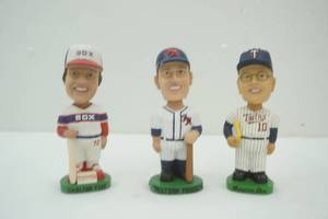 lot 5 image: bobble heads