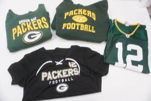 lot 25 image: Green Bay Packers attire