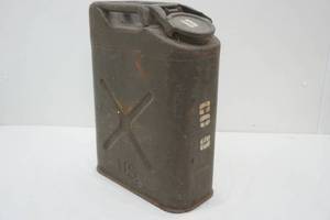 lot 27 image: vintage military Jerry can