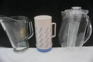 lot 38 image: Thermos hot-cold pot, infuser pitcher and glass pitcher