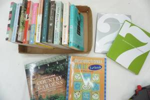 lot 43 image: Book lot, lots of top sellers, Country Gardens