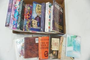 lot 44 image: Book lot, Chicken soup books and other