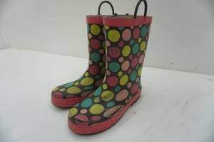 lot 46 image: Kids mucking boots size three