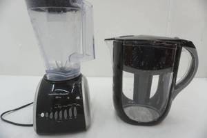 lot 60 image: Mixer and water filter pitcher