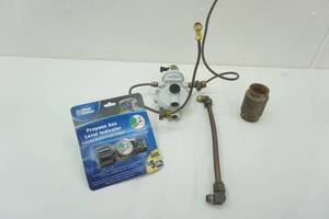lot 78 image: Propane tank items, regulator and pipes