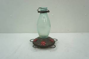 lot 95 image: Hummingbird feeder