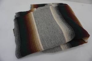 lot 128 image: Woolrich wool blanket, full size