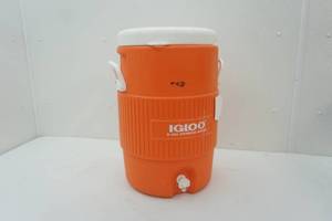 lot 176 image: beverage cooler
