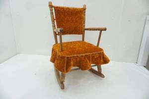 lot 185 image: childs chair