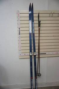 lot 204 image: cross country skis