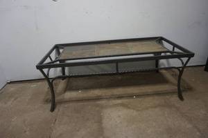 lot 209 image: coffee table