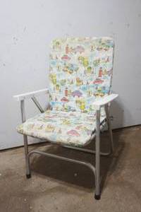lot 213 image: lawn chair