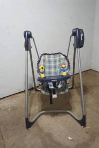 lot 214 image: Graco swing