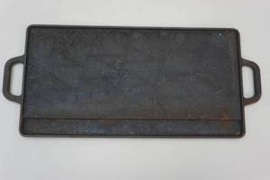 lot 237 image: cast iron skillet