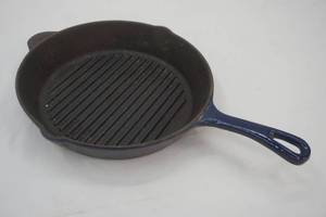 lot 240 image: Technique cast iron pan