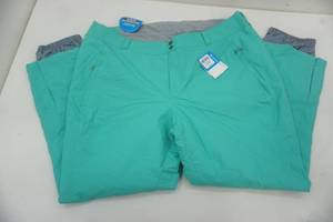 lot 271 image: Columbia Ski Pants