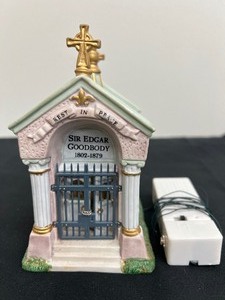 lot 28 image: Lemax Spooky Town Collection Tomb of Sir Edgar Goodbody - 2002