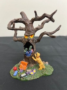 lot 37 image: Lemax Spooky Town Collection Trick or Treater - Eating Tree (2005)