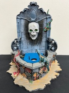 lot 103 image: Lemax Spooky Town Collection Haunted Fountain (Skull Head) - 2002 - SEE NOTE