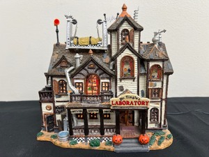 lot 11 image: Lemax Dr. Tingles Lighted House Spooky Town Collection - 2000